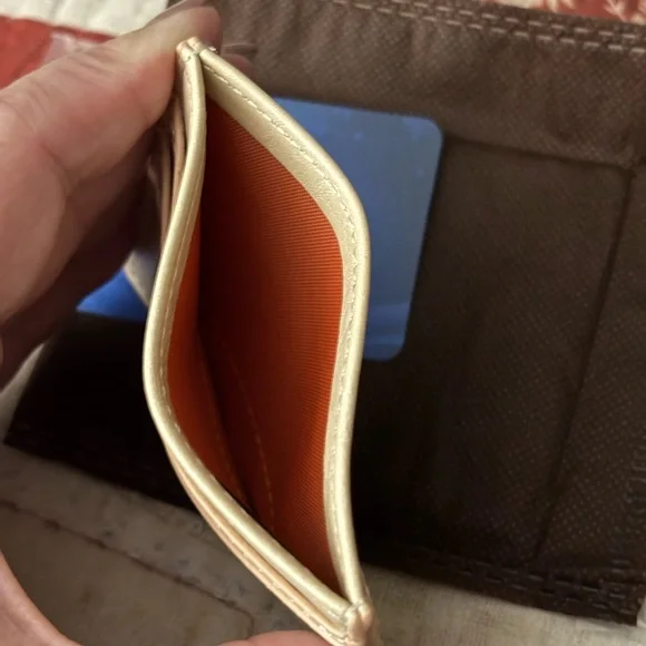 Wrangler Beige Card Holder with Brown Accent - Picture 4 of 4